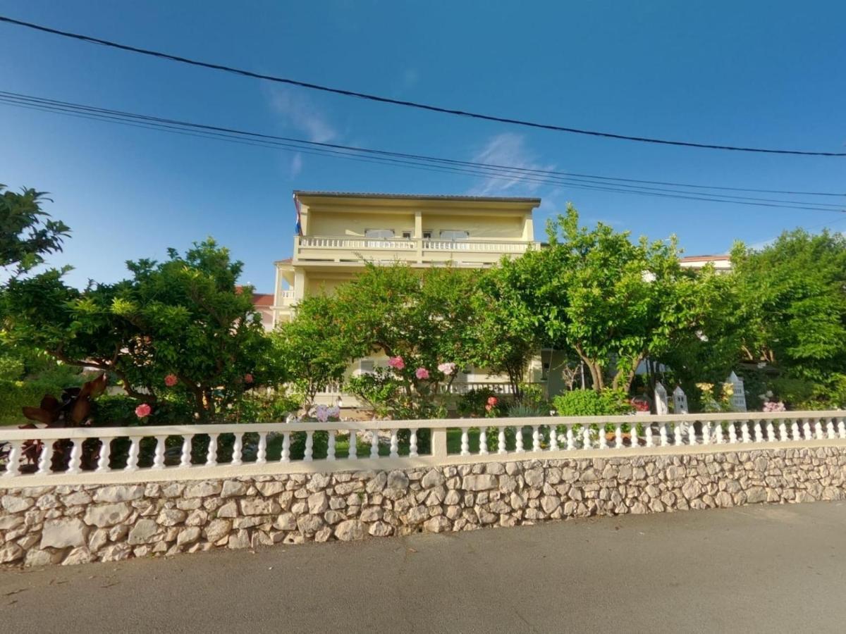 Apartments And Rooms By The Sea Palit, Rab - 5010 Kültér fotó