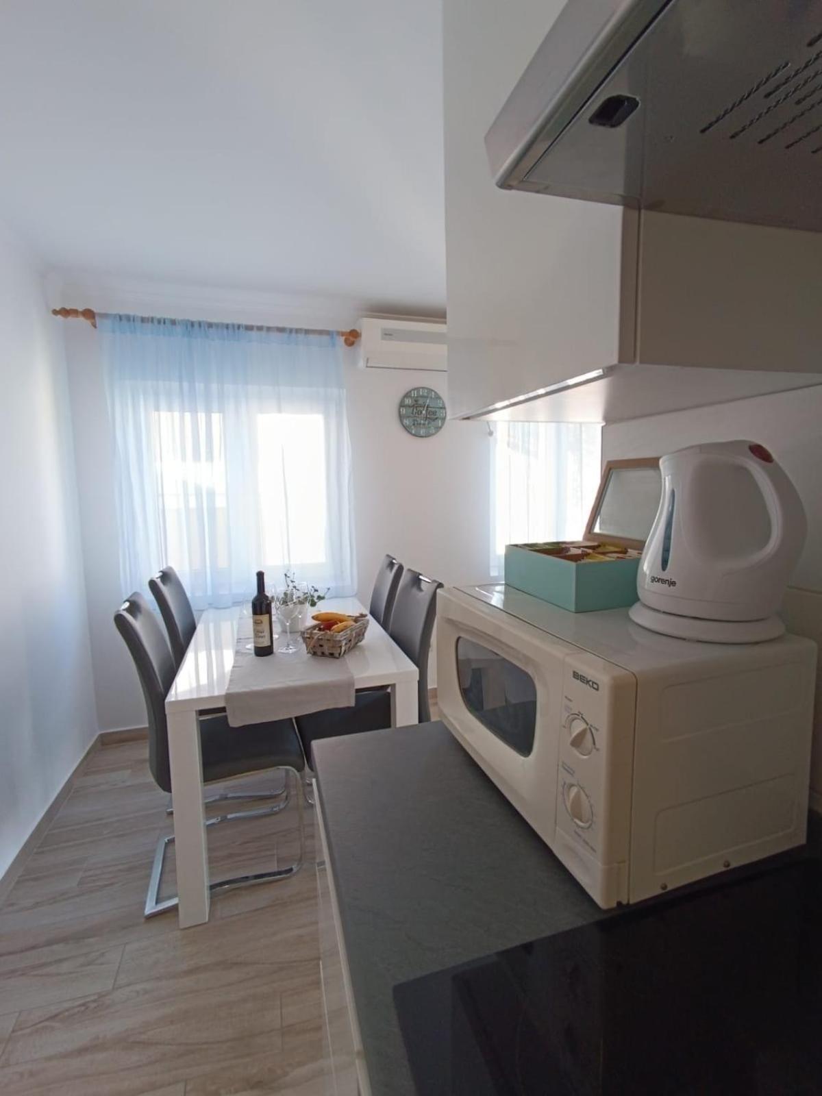 Apartments And Rooms By The Sea Palit, Rab - 5010 Szoba fotó