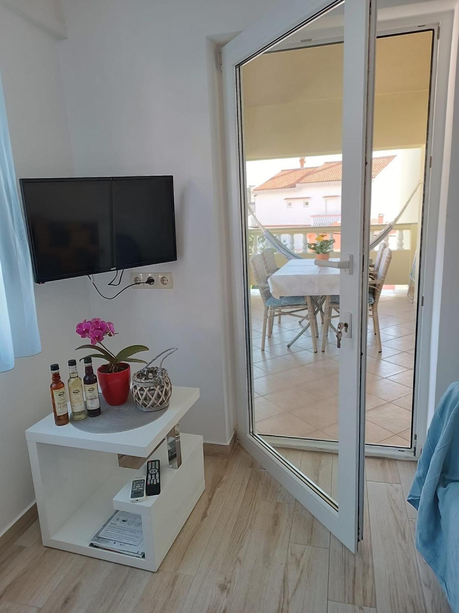 Apartments And Rooms By The Sea Palit, Rab - 5010 Szoba fotó